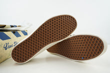 Load image into Gallery viewer, Disney x Vans Authentic Mickey Mouse