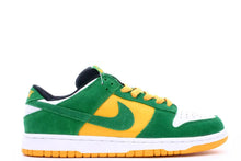 Load image into Gallery viewer, Nike SB Dunk Low Bucks