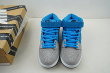 Load image into Gallery viewer, Nike SB Dunk Mid Beavis