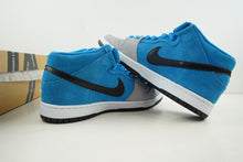 Load image into Gallery viewer, Nike SB Dunk Mid Beavis