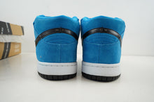 Load image into Gallery viewer, Nike SB Dunk Mid Beavis