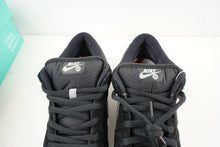 Load image into Gallery viewer, Nike SB Dunk Low Quartersnacks