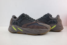 Load image into Gallery viewer, Adidas Yeezy Boost 700 Mauve