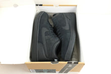 Load image into Gallery viewer, Nike Court Challenge SB