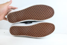 Load image into Gallery viewer, Vans Half Cab 20 Year Anniversary Forest Green