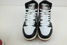 Load image into Gallery viewer, Air Jordan 1 Retro High Black Toe (2016)