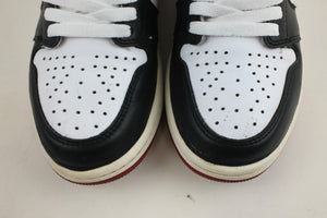 Air Jordan 1 Retro High Black Toe (2016)