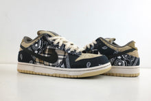 Load image into Gallery viewer, Nike SB Dunk Low Travis Scott
