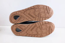 Load image into Gallery viewer, Saucony Grid 9000 Navy Gum &#39;3 Dots Pack&#39;