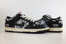 Load image into Gallery viewer, Nike SB Dunk Low Quartersnacks Zebra