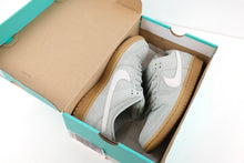 Load image into Gallery viewer, Nike SB Dunk Low Island Green Gum