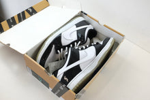 Load image into Gallery viewer, Nike SB Dunk Low Concord