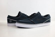 Load image into Gallery viewer, Nike SB Stefan Janoski Fragment Design (Black)