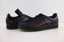 Load image into Gallery viewer, Star Wars x Adidas Superstar 2 &#39;Darth Vader&#39;