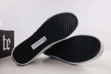 Load image into Gallery viewer, Vans Syndicate Chukka Decon “S” Ice T