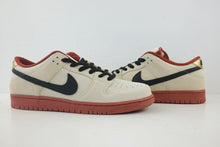 Load image into Gallery viewer, Nike SB Dunk Low Pro Hennessy