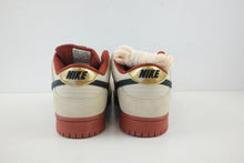 Load image into Gallery viewer, Nike SB Dunk Low Pro Hennessy