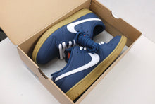 Load image into Gallery viewer, Nike SB Dunk Low Navy Gum