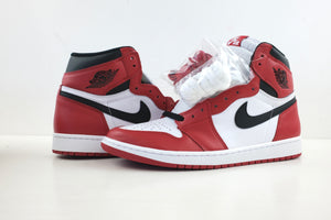 Air Jordan 1 Retro High Chicago (2015)
