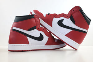 Air Jordan 1 Retro High Chicago (2015)