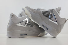 Load image into Gallery viewer, Air Jordan 4 Retro Frozen Moments (W)