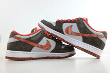 Load image into Gallery viewer, Nike SB Dunk Low Crushed D.C.