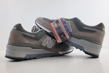 Load image into Gallery viewer, New Balance 997 Grey
