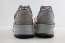 Load image into Gallery viewer, New Balance 997 Grey