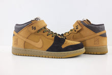 Load image into Gallery viewer, Nike SB Dunk Mid Lewis Marnell