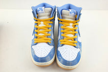 Load image into Gallery viewer, Nike SB Dunk High Carpet Company