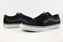 Load image into Gallery viewer, Vans Syndicate SK8-Low "S" Wade Speyer