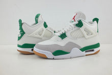 Load image into Gallery viewer, Air Jordan 4 Retro SB Pine Green