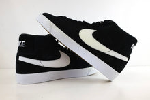 Load image into Gallery viewer, Nike SB Blazer Black White