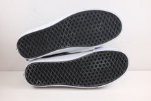 Load image into Gallery viewer, Vans Blends x Sk8-Hi Zip LX 'Bones'