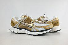 Load image into Gallery viewer, Nike Zoom Vomero 5 Metallic Gold (W)