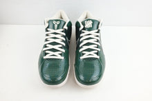 Load image into Gallery viewer, Nike Kobe 4 Protro Undefeated Milwaukee Bucks