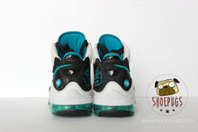 Load image into Gallery viewer, Nike Air Max Lebron VII 7 Red Carpet