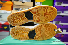 Load image into Gallery viewer, Nike SB Dunk Low Giraffe Print