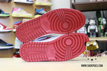 Load image into Gallery viewer, Air Jordan 1 Retro High Metallic Red